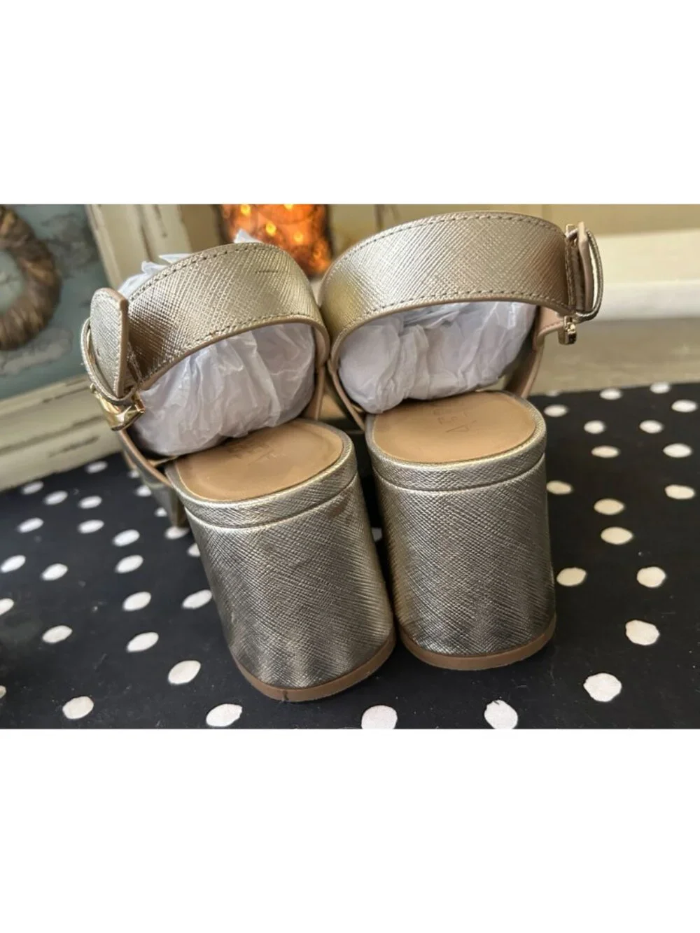 Aerosoles Camilia Platform Sandals Women's Size 7 Gold Metallic Textured EUC